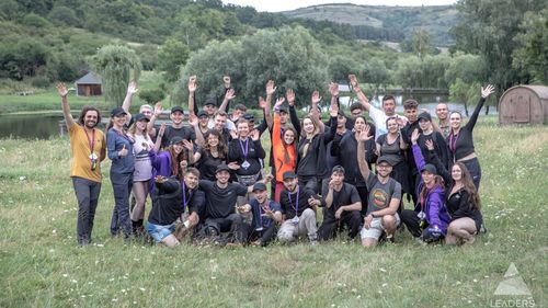 THE Leadership School, ediția a doua: o săptămână de experiențe intense care au transformat 26 de tineri din toată țara în lideri pregătiți pentru viitor
