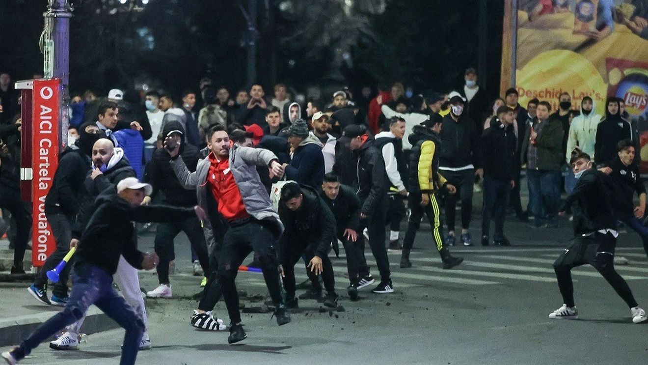 SURSE Opt persoane au fost reținute pentru 24 de ore în ancheta deschisă după violențele de la protestul de luni seară din București