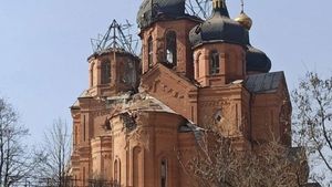 Ucraina. Implicații și controverse ale legii ce interzice organizațiile religioase asociate Moscovei - analiză Sinopsis