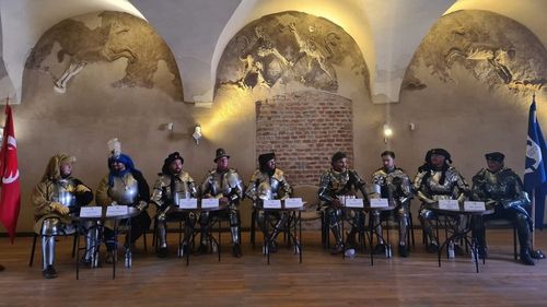 Cetatea orădeană va găzdui, în acest sfârșit de săptămână, Festivalul Medieval Oradea / Sute de cavaleri arcaşi, oşteni, domniţe, menestreli meşteri participă la jocurile din cadrul festivalului