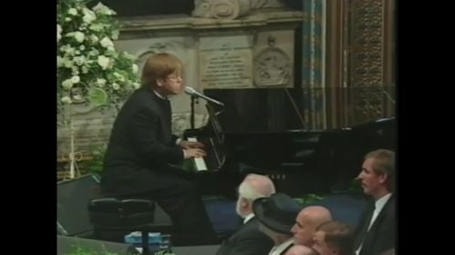 VIDEO Palatul Buckingham nu a vrut ca Elton John să cânte „Candle In The Wind” la funeraliile prinţesei Diana: „Prea sentimentală”