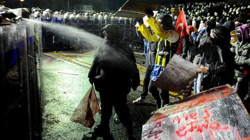 Meta riscă o amendă „substanțială” pentru că nu a respectat ordinele de interdicție ale Turciei / Autoritățile turce iau măsuri drastice cu privire la libertatea de exprimare online, pe fondul tulburărilor civile masive