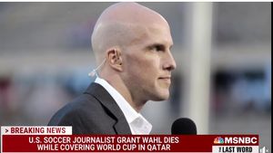 Jurnalistul american Grant Wahl a murit în timpul unei relatări din Qatar/ Wahl dormea puțin, se simțea rău și acuza ”durere în piept și senzație de apăsare”/ Medicii de la Cupa Mondială i-au dat sirop de tuse și antibiotic
