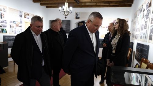 Ciucă: Administraţiile liberale sunt modele de bune practici în întreaga ţară / Suntem cei care au fost mereu alături de mediul de afaceri