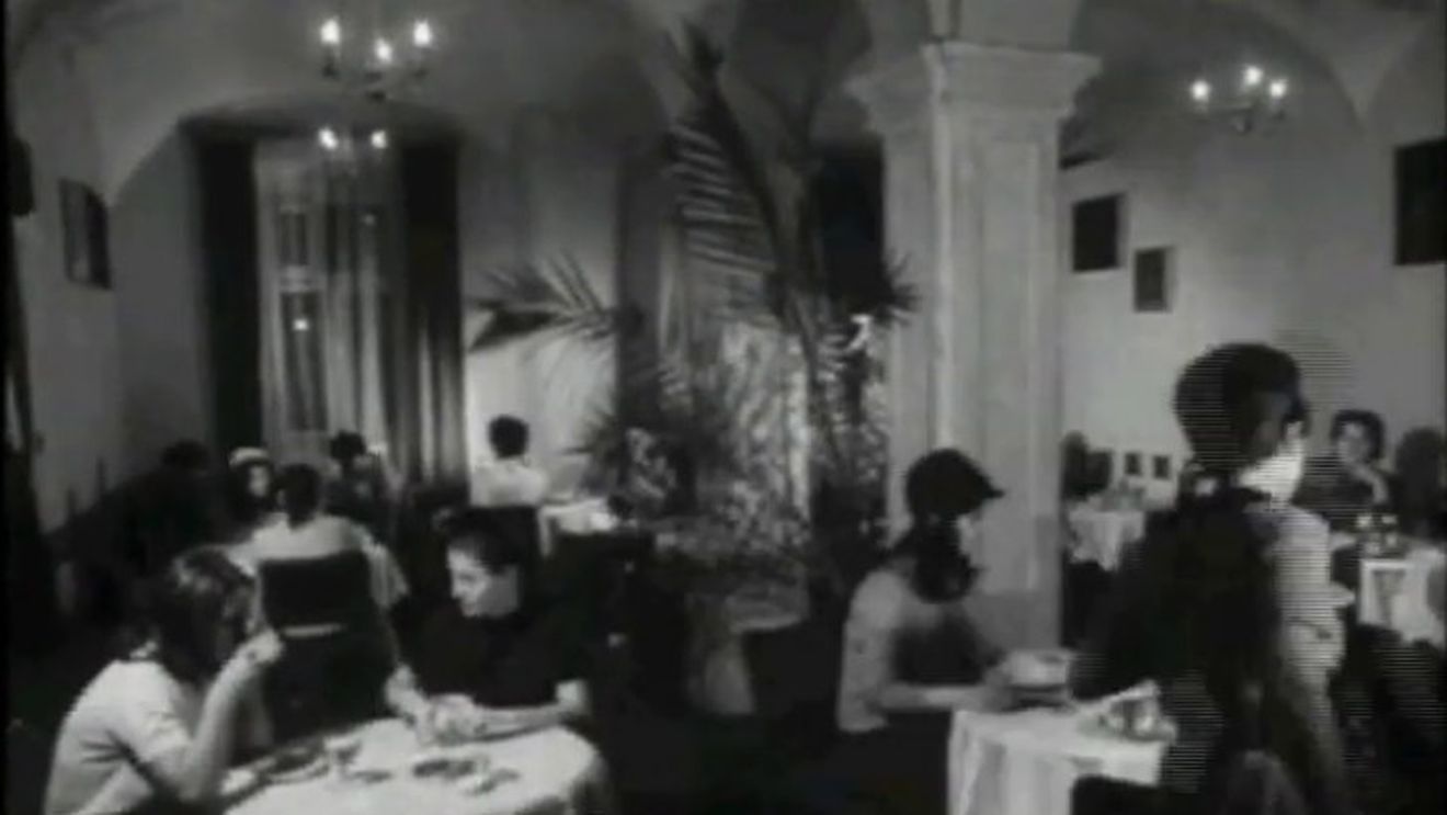 În Cluj a funcționat timp de 20 de ani un restaurant exclusiv pentru femei / Bărbații calificau locul drept punct de întâlnire al lesbienelor, iar Securitatea își infiltrase informatoare