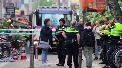 Jurnalistul Peter R. De Vries, împușcat în stradă la Amsterdam, a murit din cauza rănilor