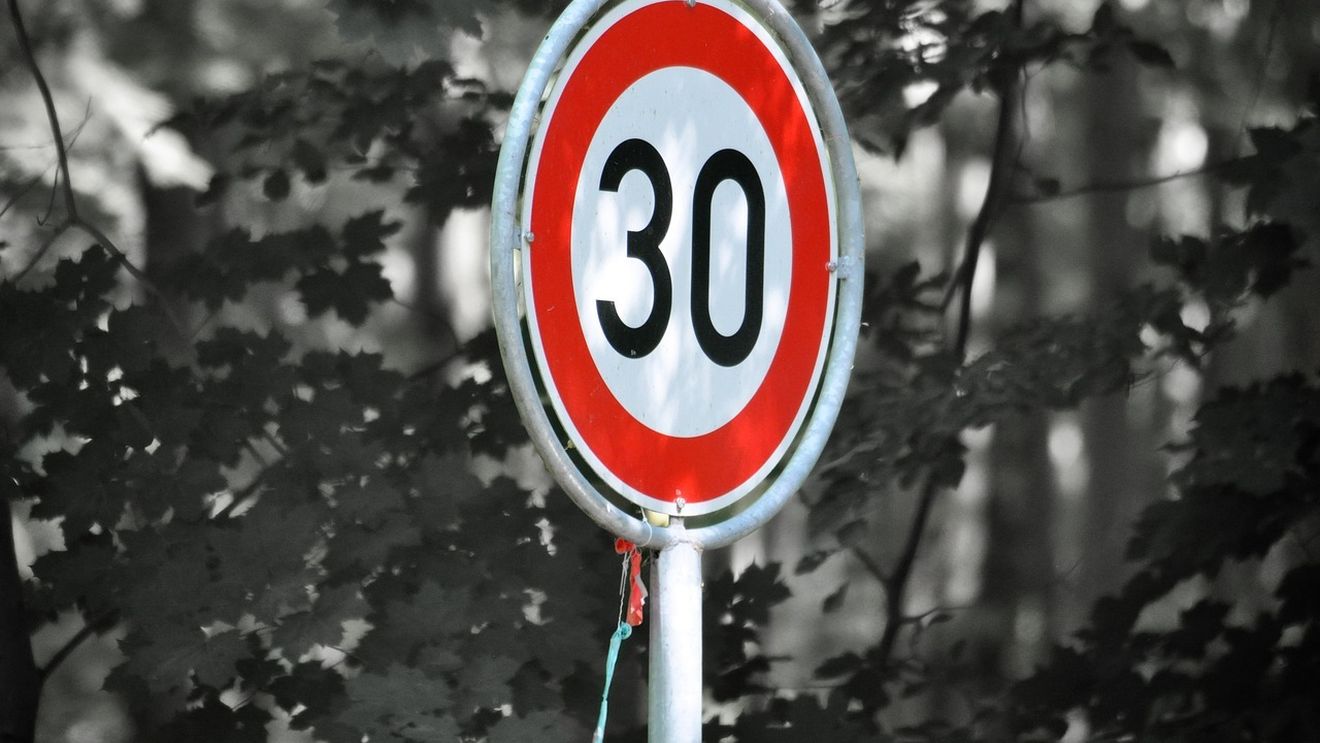 Amsterdam va reduce limitele de viteză la 30km/h pentru a îmbunătăți siguranța rutieră