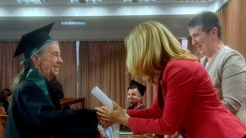 Maria Movilă din Sfântu Gheorghe a absolvit facultatea de Ingineria Mediului la 73 de ani / Lucrarea de licență a dedicat-o relației dintre oameni și urși