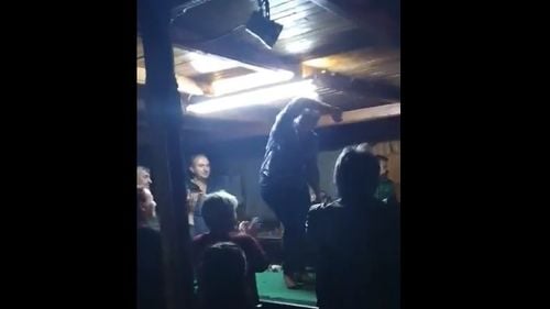 10 persoane surprinse la o petrecere într-un local din Sectorul 6. Poliția a aplicat amenzi de 5.500 lei