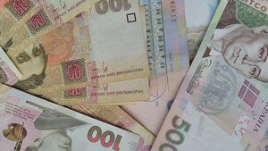 Ucraina amendează doi profesori din Kiev pentru că au predat în limba rusă / Amenda a fost de 82 de dolari