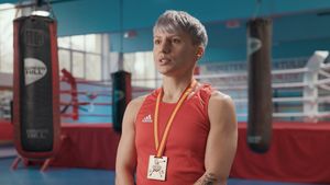 Lăcrămioara Perijoc, pugilista care reprezintă România la Jocurile Olimpice de la Paris, și-a donat singura medalie de aur obținută la europene în cadrul programului MedLife dedicat copiilor cu cancer