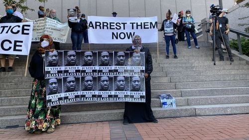 Procurorul a schimbat încadrarea faptelor în cazul George Floyd: Polițistul Chauvin, acuzat de omor. Ceilalți trei agenți care l-au imobilizat pe afro-american, acuzați de complicitate la omor