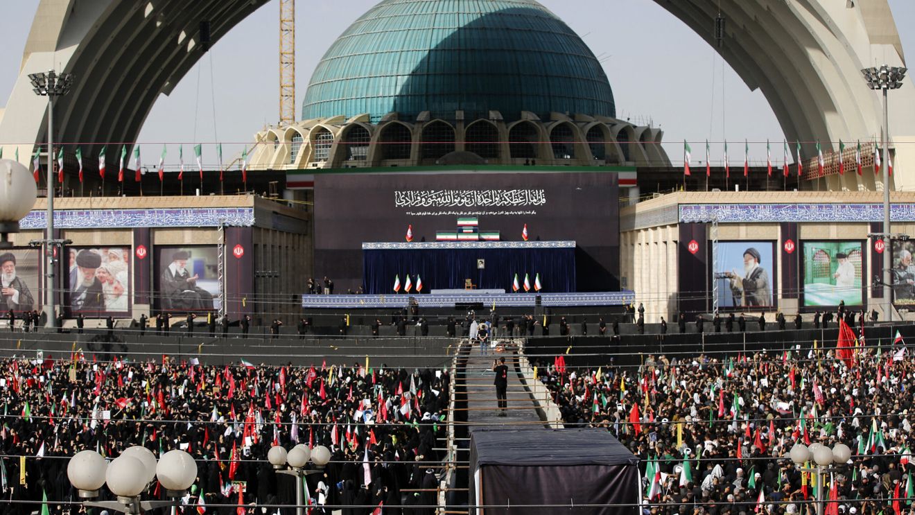 Liderul suprem al Iranului a lipsit de la înmormântarea tatălui său, Ali Khamenei