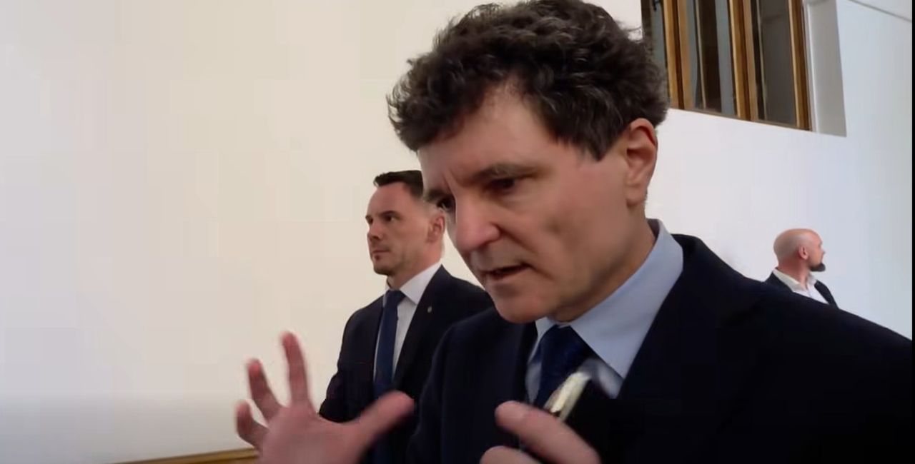 BREAKING Nicușor Dan: Varianta care pare să se contureze este aceea a unui guvern politic minoritar, care să se bazeze pe un acord parlamentar de sprijin agreat în prealabil / Invit partidele parlamentare să demareze discuțiile pentru semnarea acestui acord parlamentar
