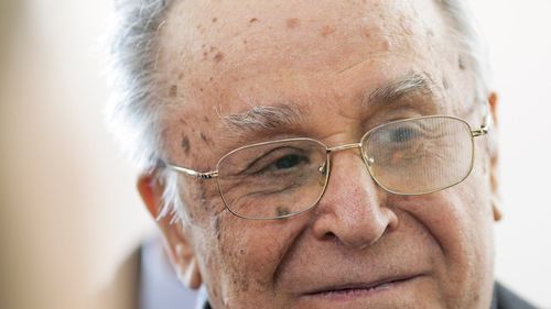 Ion Iliescu este în continuare la ATI, conștient, cu necesar de oxigen, anunță Spitalul ”Agrippa Ionescu”