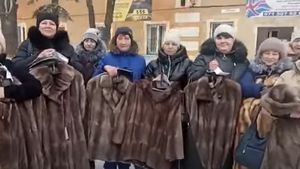 VIDEO Văduvele soldaților ruși uciși în Donbas au primit haine de blană: „Suntem foarte recunoscătoare”