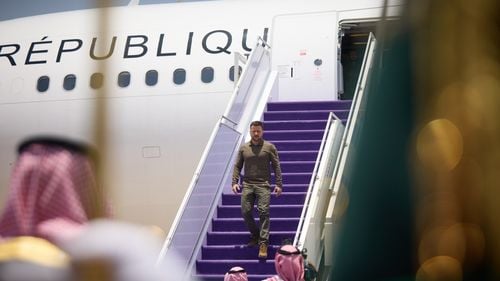 Zelenski aterizează în Arabia Saudită pentru o vizită surpriză