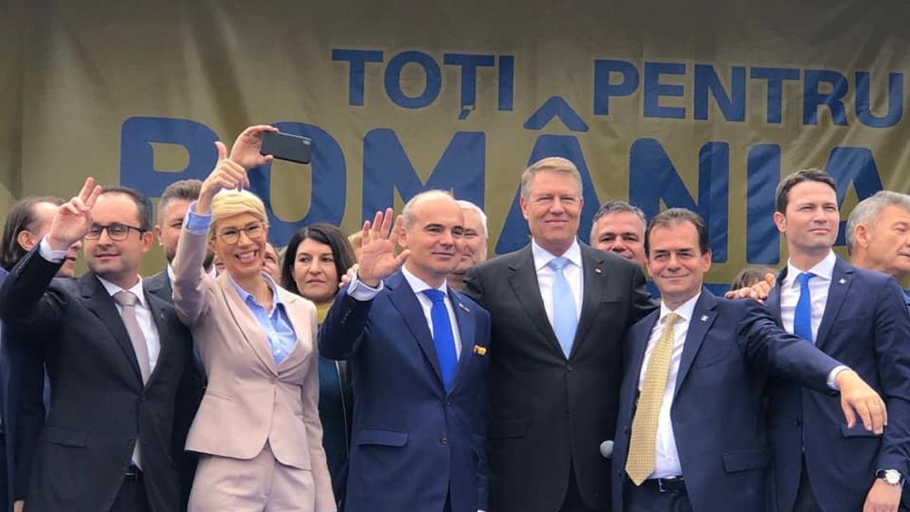 Liberalii se întâlnesc în Consiliul Național, începând cu ora 16:00. Klaus Iohannis va participa la eveniment