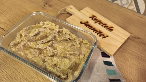 Rețetele Juanitei | Hummus cu năut și pastă de vinete coapte — o reinterpretare cremoasă și aromată a unui preparat clasic oriental