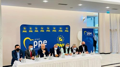 Cîțu se duce să-și prezinte strategia doar în organizațiile în care nu are susținere. La Cluj, Boc și Buda i-au ținut locul, însă nu i-au supus moțiunea la vot în BPJ, așteptându-l pe Orban să-și țină și el prelegerea