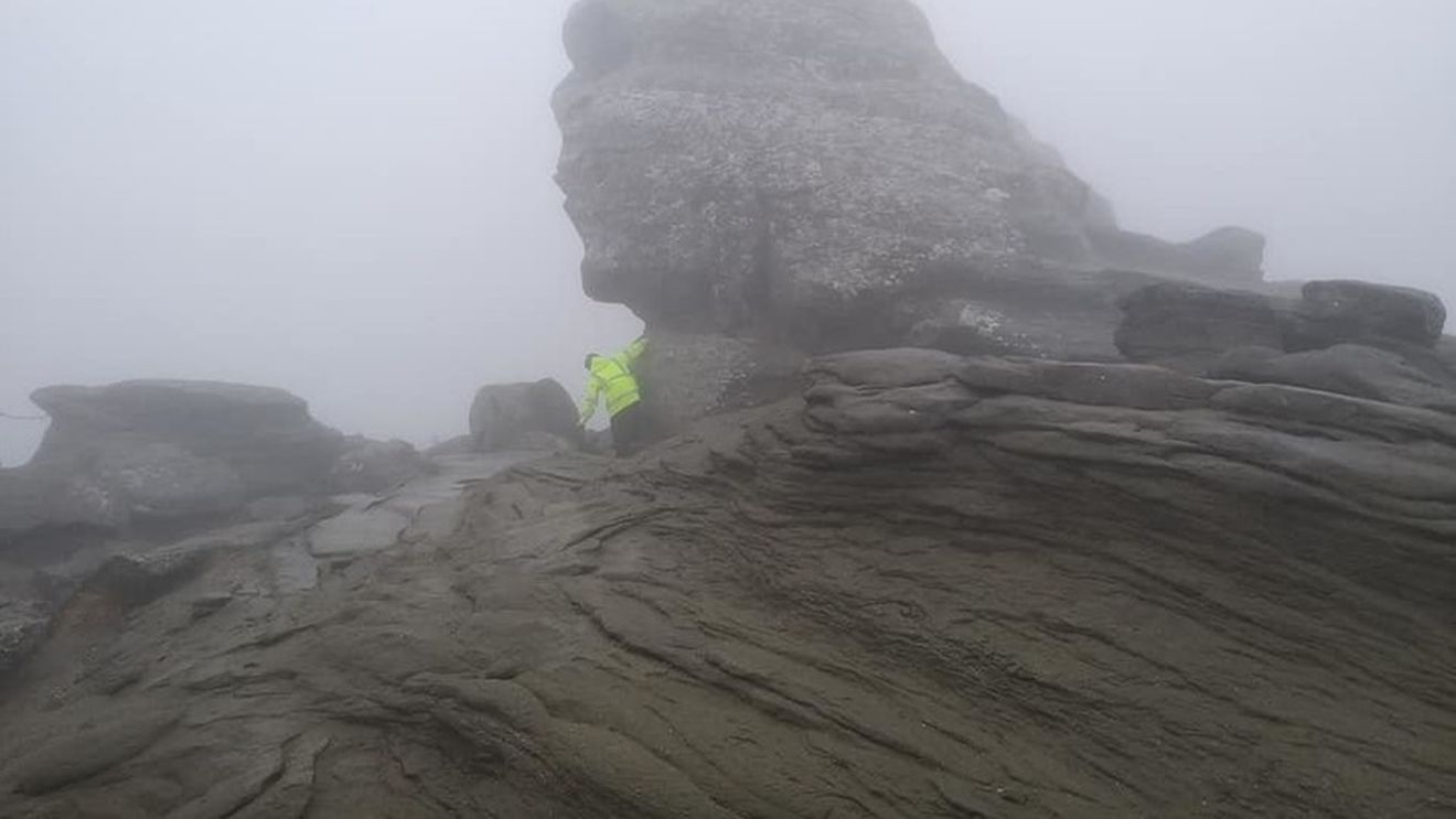 Salvamontiștii recomandă evitarea traseelor de creastă din Bucegi din cauza condițiilor meteorologice aspre