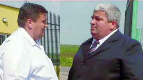 Frații Ciocan, jupânii politici PSD din Caracal, au primit de la guvern 27 de milioane de euro la doar o lună după ce presa a dezvăluit corupția generalizată din Olt. Contractul, pentru reabilitarea unui drum din Teleorman