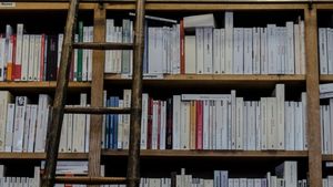 Anthropic plăteşte 1,5 miliarde dolari pentru a încheia un proces intentat de autori privind încălcarea drepturilor de autor / Compania va plăti 3000 de dolari pentru fiecare carte accesată ilegal