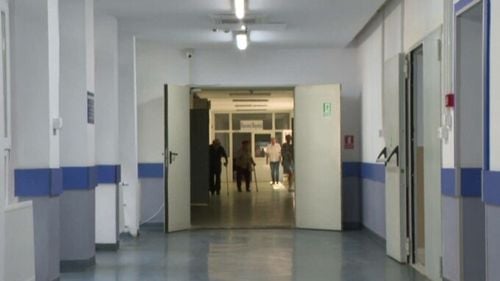 Lipsa acută de medici în orașele mici forțează primarii și managerii de spitale să ofere bonusuri și locuințe de serviciu