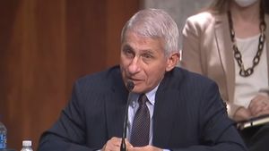 Epidemiologul Anthony Fauci avertizează că SUA pot ajunge la 100.000 de noi cazuri COVID-19 pe zi: Sunt foarte îngrijorat pentru că situaţia s-ar putea înrăutăţi foarte mult