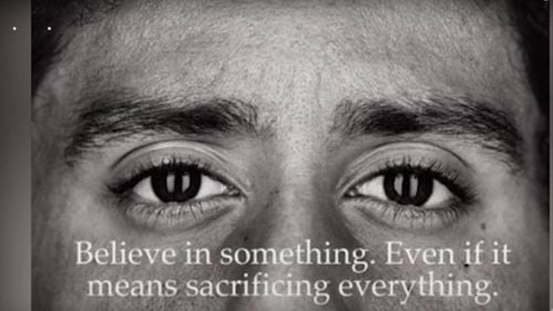 Campania aniversară Just Do It a companiei Nike provoacă controverse uriașe în SUA. Explicațiile unui specialist