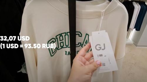 Unul dintre cei mai mari producători de îmbrăcăminte din Rusia își închide două fabrici importante