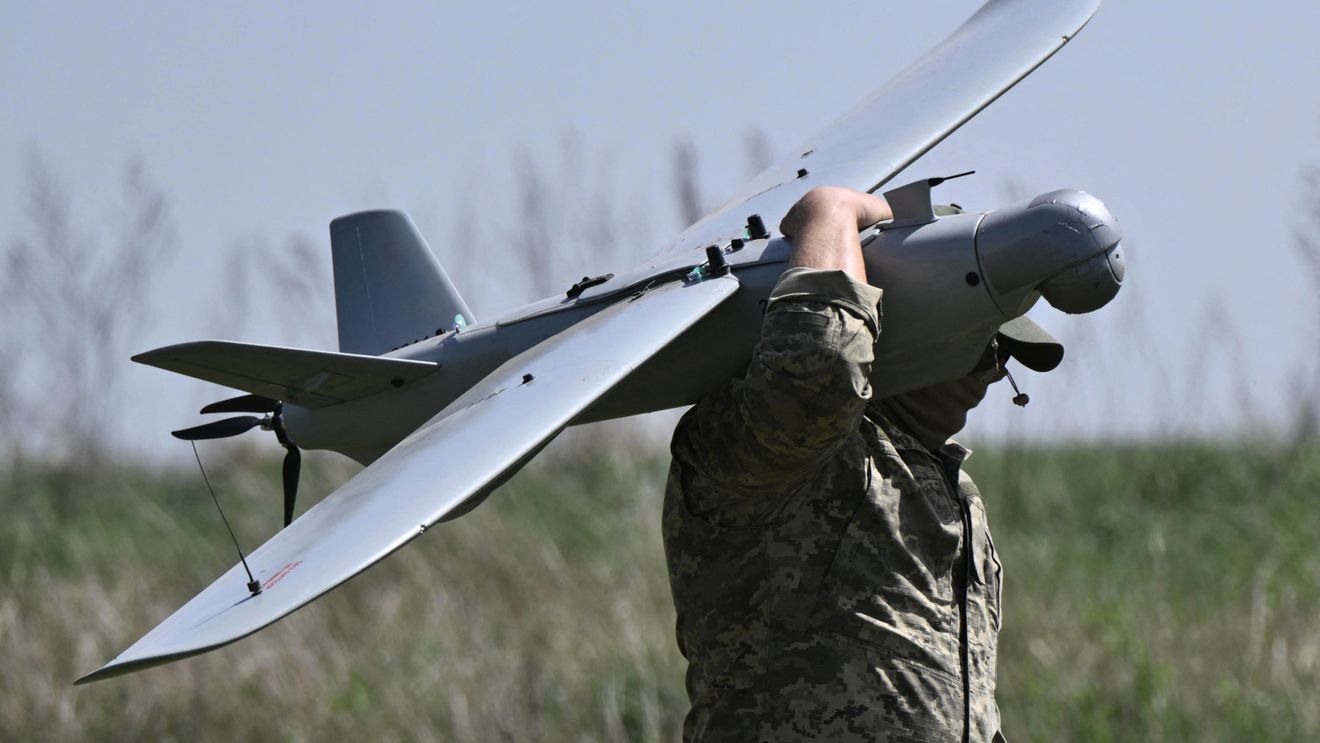 Ucraina își intensifică producția de arme și poate produce 4 milioane de drone pe an, susține Zelenski