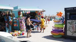 Curtea de Conturi: O parte importantă din activitatea comercială de pe litoral, realizată cu ocuparea abuzivă a domeniului public în 2021 / Gaură în bugetele localităților de aproximativ 20 de milioane de lei