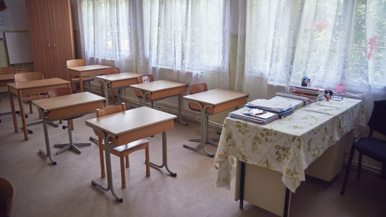 Aproape 3.100 de clase, adică 2,2% din total, erau online vineri – Ministerul Educației