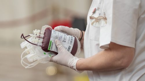 Proiect de lege adoptat de deputați: Donatorii de sânge vor beneficia de reduceri la impozitele pe clădiri şi terenuri / Legea merge la promulgare