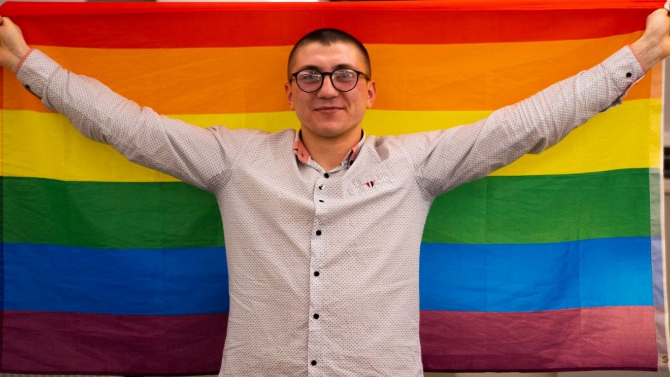 VIDEO Un soldat gay moldovean a publicat o înregistrare cu un superior care i-a cerut poze pentru a-și demonstra orientarea sexuală / Ministerul Apărării anunță că a început o anchetă
