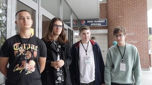 VIDEO Cine sunt adolescenții din spatele roboților care participă la concursuri. ”Mereu va fi nevoie de cineva să facă un robot sau să programeze ceva”