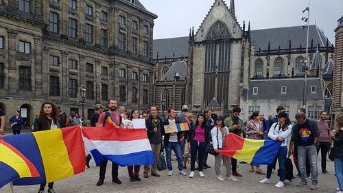 Proteste la Munchen și Amsterdam