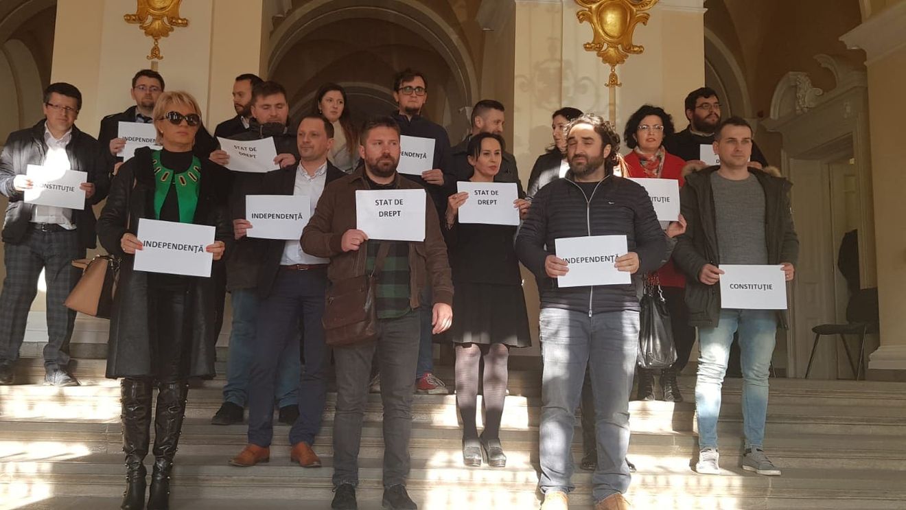 Proteste ale procurorilor și judecătorilor la Oradea și Constanța împotriva OUG pe justiție