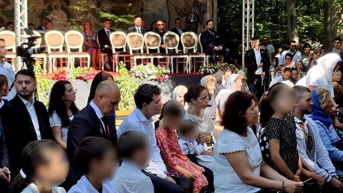 Nicușor Dan nu a participat la Ziua Marinei pentru că se afla la Mănăstirea Sâmbăta de Sus, în apropiere de orașul său natal / Aici organizează Fundația neolegionară ”Ion Gavrilă Ogoranu” întâlniri anuale / Președintele Dan a stârnit reacții internaționale după ce a anunțat că va retrimite în Parlament legea anti-extremism, deși CCR a declarat-o constituțională