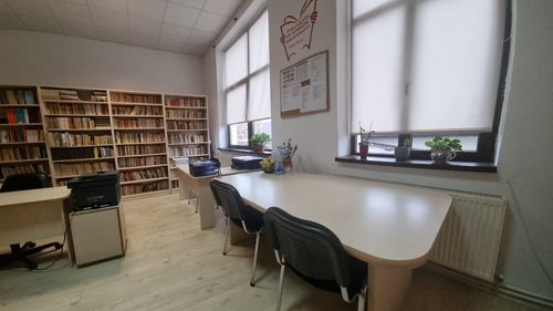 „Sală de detenție” în 44 de școli, licee și grădiniție din județul Sibiu / 10 elevi au fost scoși de la ore până acum / Director: „Au stat cu profesorul de serviciu și au lucrat”