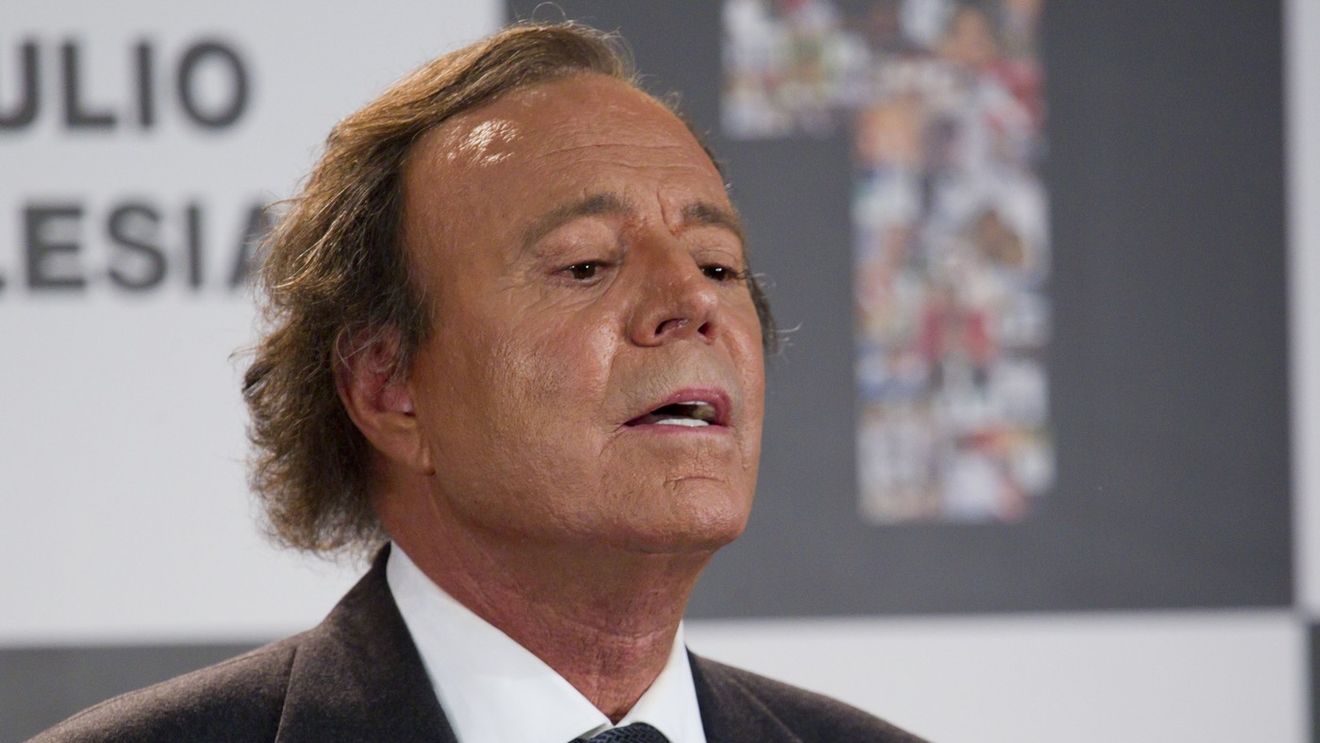 Procurorii spanioli renunţă la cazul împotriva lui Julio Iglesias, vizat de o plângere pentru presupuse delicte sexuale, deoarece faptele reclamate nu ar fi fost comise în Spania, ci în Bahamas şi Republica Dominicană