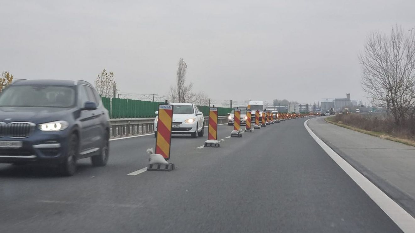 Trafic restricționat pe Autostrada Soarelui/ Se înlocuiesc panourile antiorbire