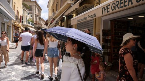 Cartiere "saturate de turiști": locuitorii Atenei se revoltă împotriva turismului excesiv în Grecia