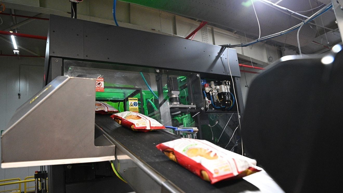 PepsiCo și-a dublat capacitatea de producție de chipsuri din România și exportă în 17 țări, după o investiție de 100 de milioane de dolari în fabrica din Popești-Leordeni / Compania dezvoltă soiuri proprii de cartofi, care să reziste la schimbările climatice / „Va fi o provocare foarte mare să mai găsim fermieri”