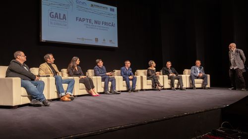 Peste 50 de jurnalişti români care au fost în zone de conflict în ultimii doi ani, premiaţi la Gala pentru excelenţă în jurnalism