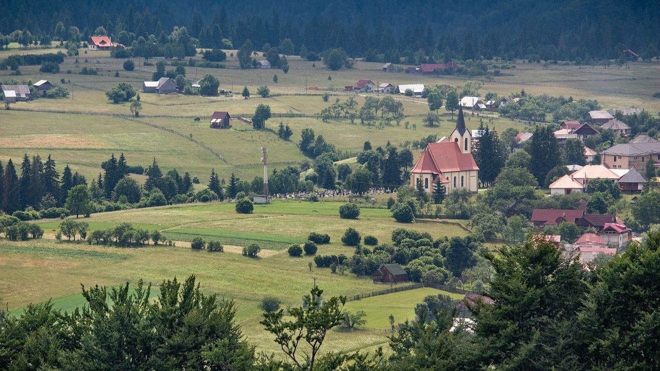 Ministerul Turismului dă startul selecţiei naţionale a satelor turistice care aspiră la titlul „Best Tourism Villages” / România va trimite 8 propuneri în competiţia Organizaţiei Mondiale a Turismului / Criteriile care trebuie îndeplinite