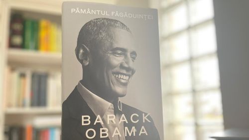 Cartea "Pământul Făgăduinţei" de Barack Obama, cu semnătură olografă unică în România, a fost vândută la licitație cu 7.500 de euro