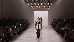 Casa de moda Fendi devine mai „basic”? Prima colecție semnată Maria Grazia Chiuri ridică întrebări