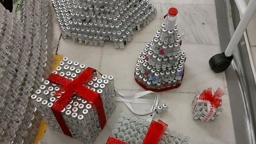 Arafat, despre bradul construit din doze de vaccin: Amenda este exagerată. Scandalul a fost creat de cei care transmit zilnic mesaje false privind vaccinarea / Gheorghiţă: Riscul biologic era zero